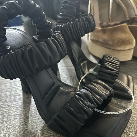 Vanya Scrunched Leather Square Toe Dress Sandals - Picture 5 of 5